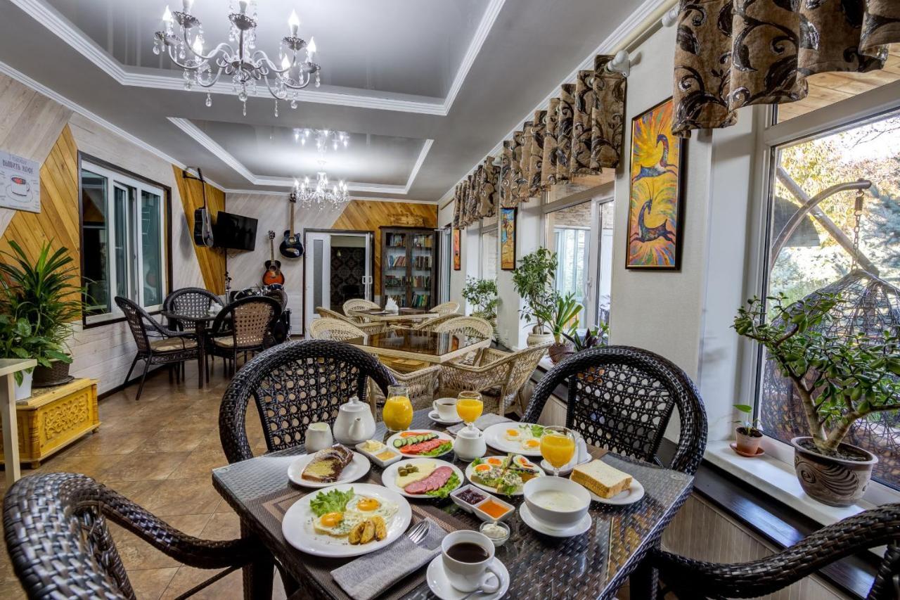 Kausar Hotel Bișkek Exterior foto