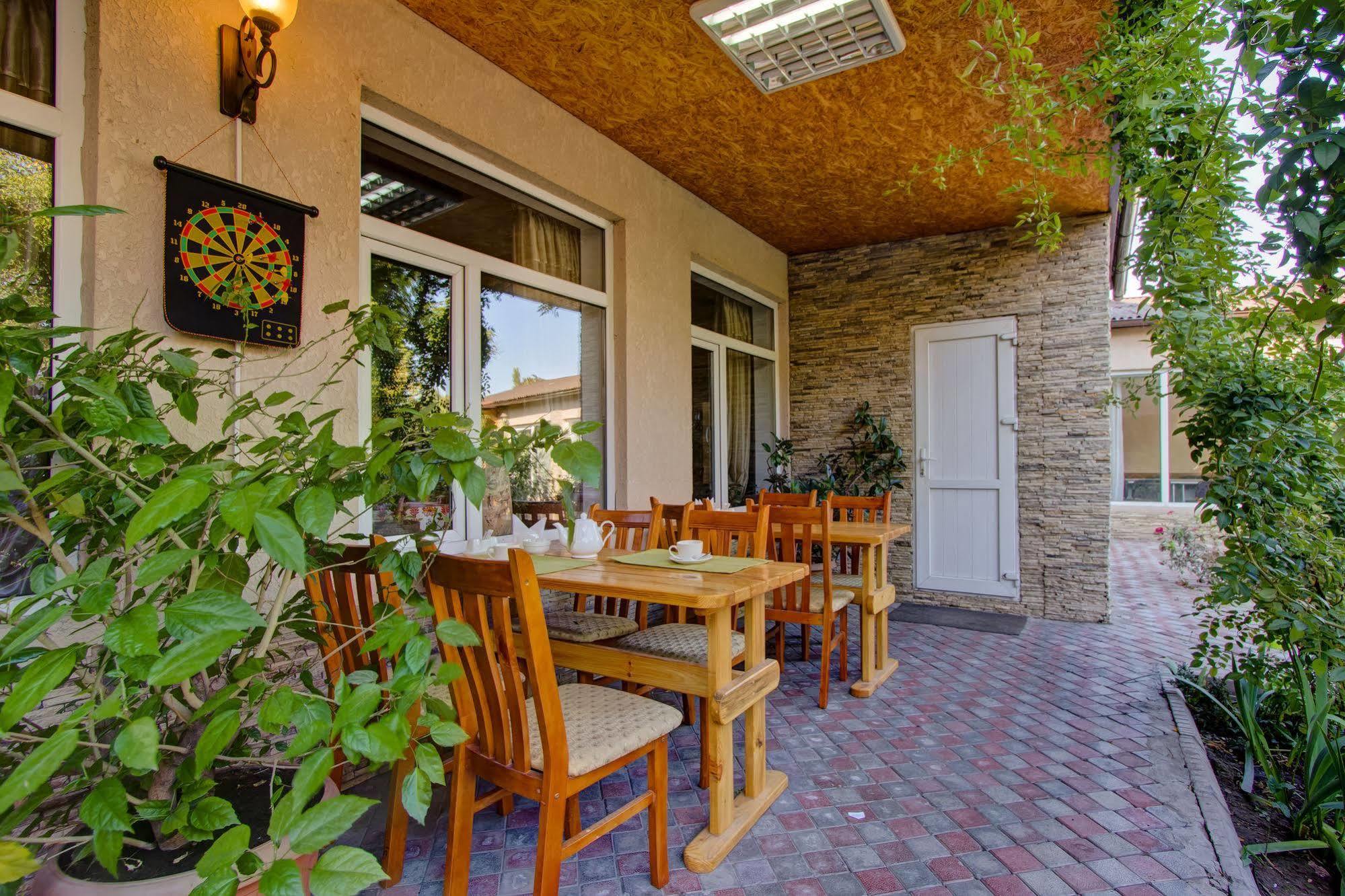 Kausar Hotel Bișkek Exterior foto